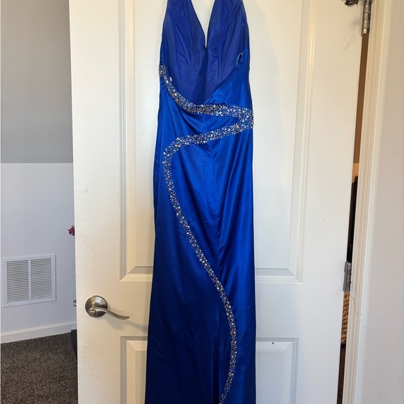PROM DRESS - Picture 2 of 3